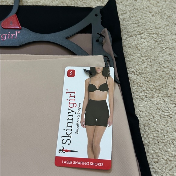 Skinnygirl | High Waist Laser Shaping Shorts | S - Picture 8 of 9